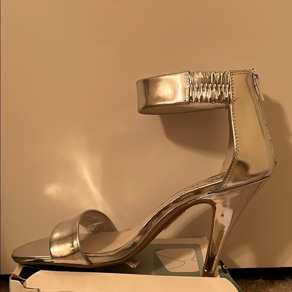 Silver Heels! - image 2